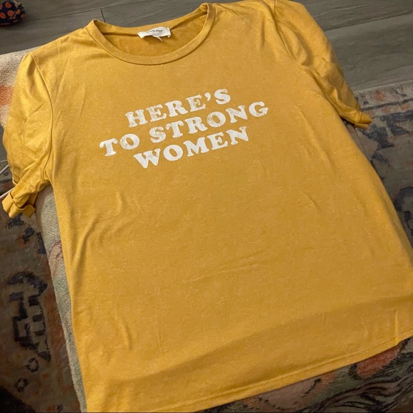Here’s to Strong Women Tee - Picture 3 of 6